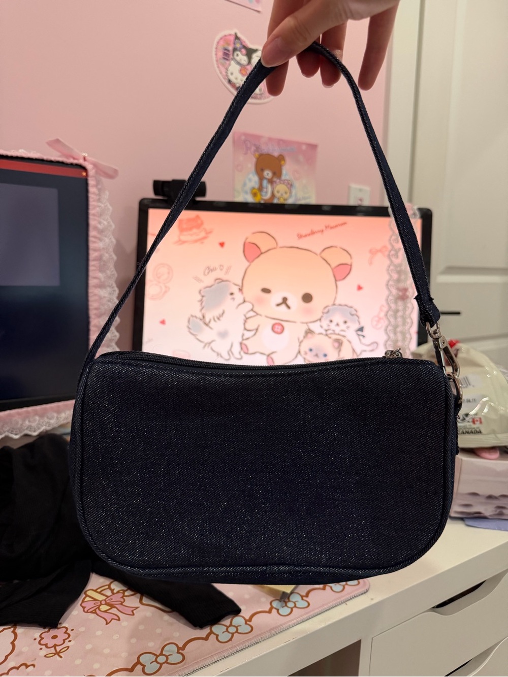Hello Kitty Dark Blue Shoulder Bag with Red Bow - Picture 2 of 4